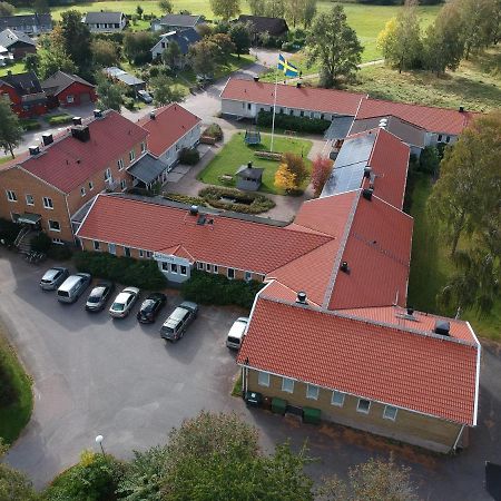 Bralanda Hotell Och Vandrarhem Ngoại thất bức ảnh