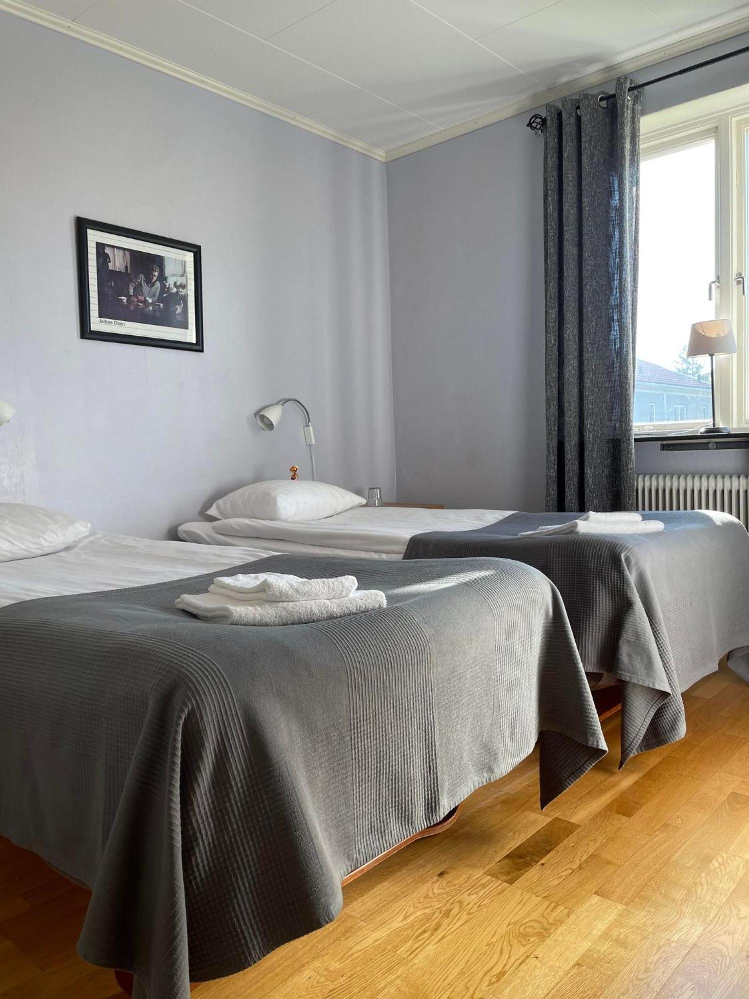 Bralanda Hotell Och Vandrarhem Ngoại thất bức ảnh