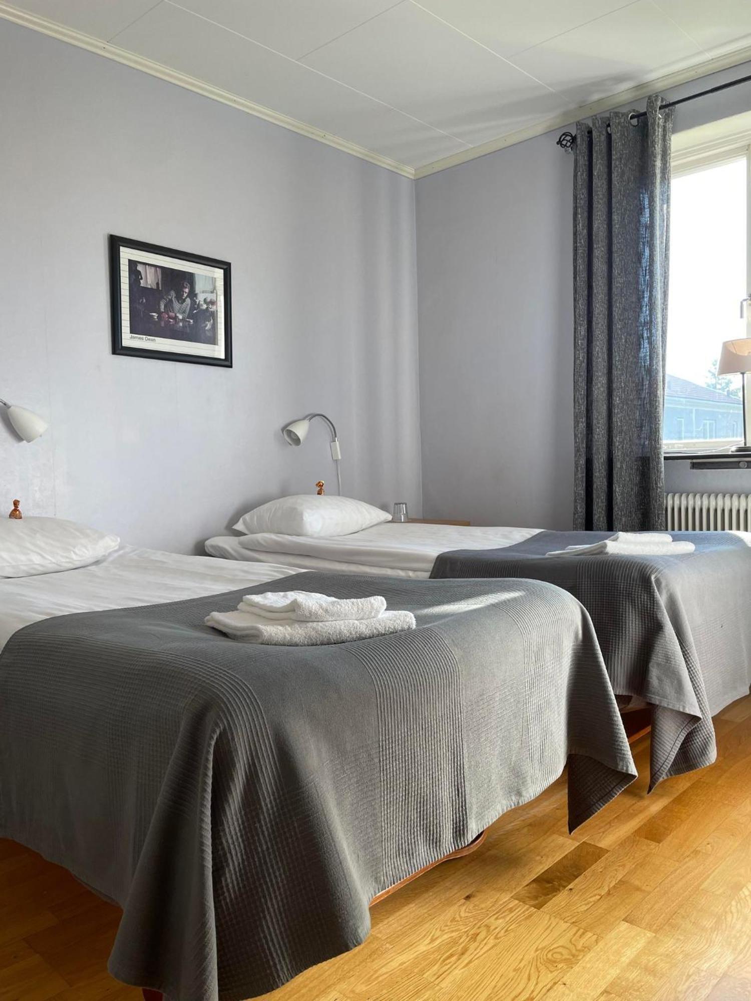 Bralanda Hotell Och Vandrarhem Ngoại thất bức ảnh