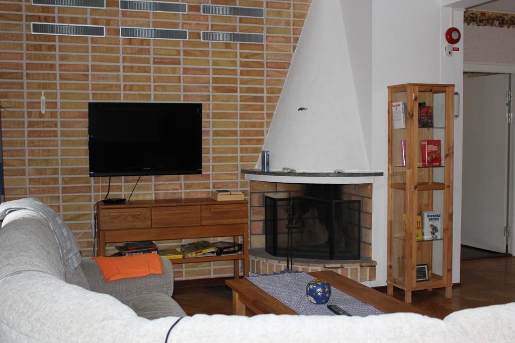 Bralanda Hotell Och Vandrarhem Ngoại thất bức ảnh